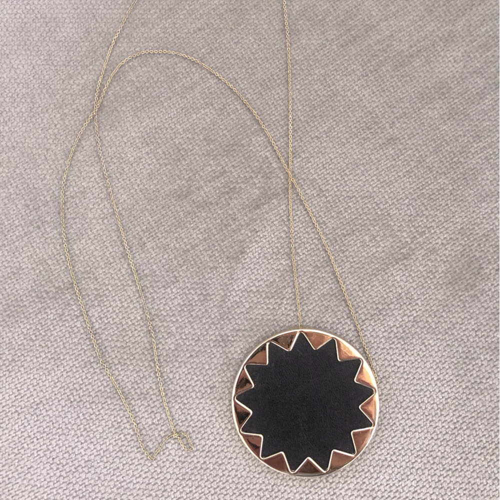 House of Harlow sunburst necklace